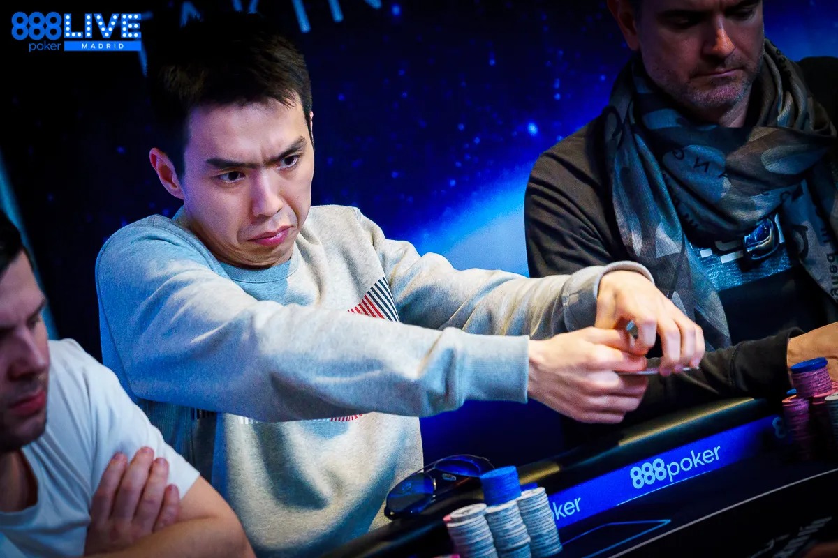 Masa de poker în China