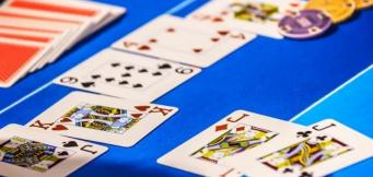 Cum poți să vezi un flop „cu 4 cărți” 