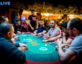 Jucători de poker români la turneu live 888poker