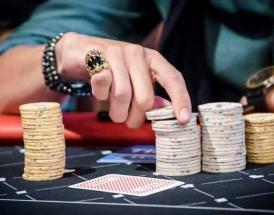 Reguli de pariere în jocul de poker