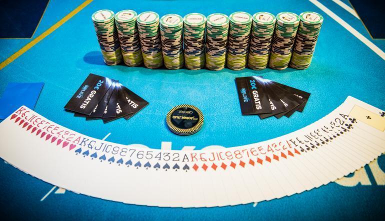 Cu ce este diferit Texas Hold'em față de pokerul clasic cu 5 cărți