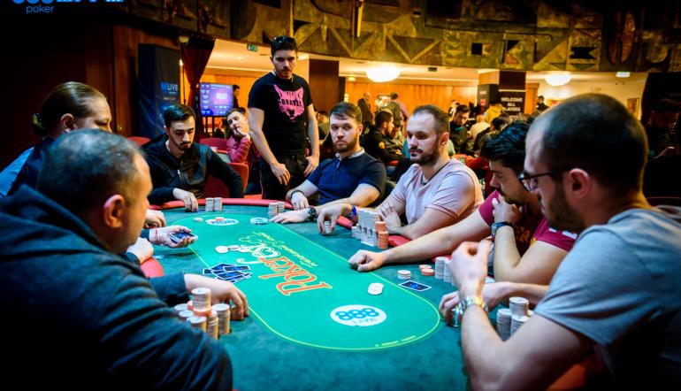 Jucători de poker români la turneu live 888poker