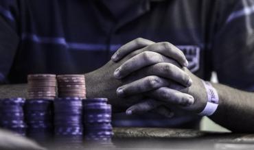 Ghid de strategie la poker: Înapoi la bază