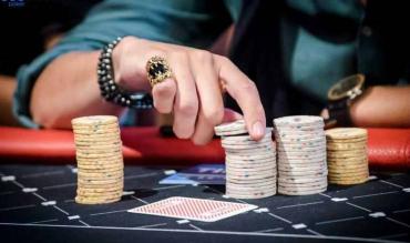 Reguli de pariere în jocul de poker