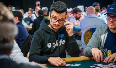 Folosirea abilităților de observare pentru a-ți îmbunătăți jocul de poker