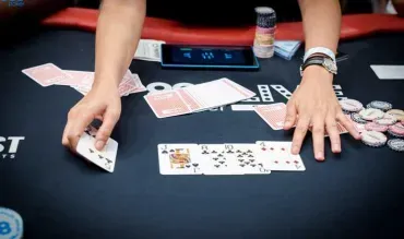 Cum se joacă 8-Game Mix Poker?