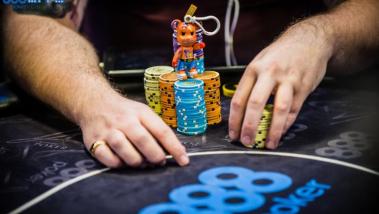 16 sfaturi esențiale privind pariurile la poker, care te vor ajută să-ți îmbunătățești jocul în toate etapele!