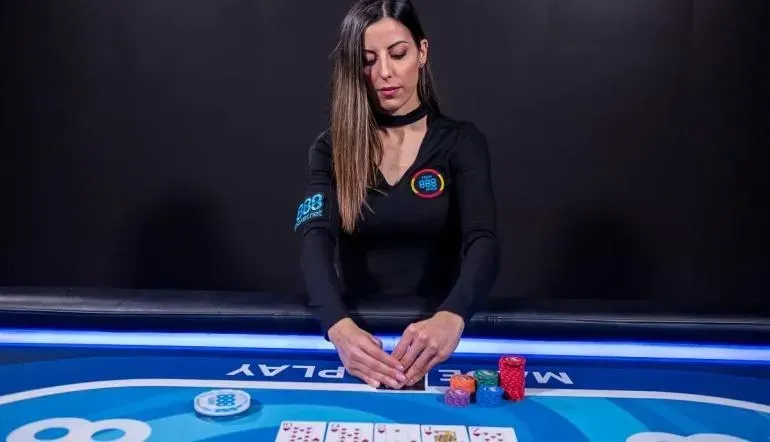 Câți bani îți trebuie pentru a începe să joci turnee de poker