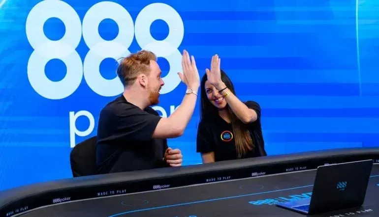 De câți bani ai nevoie pentru a juca poker la nivel profesionist?